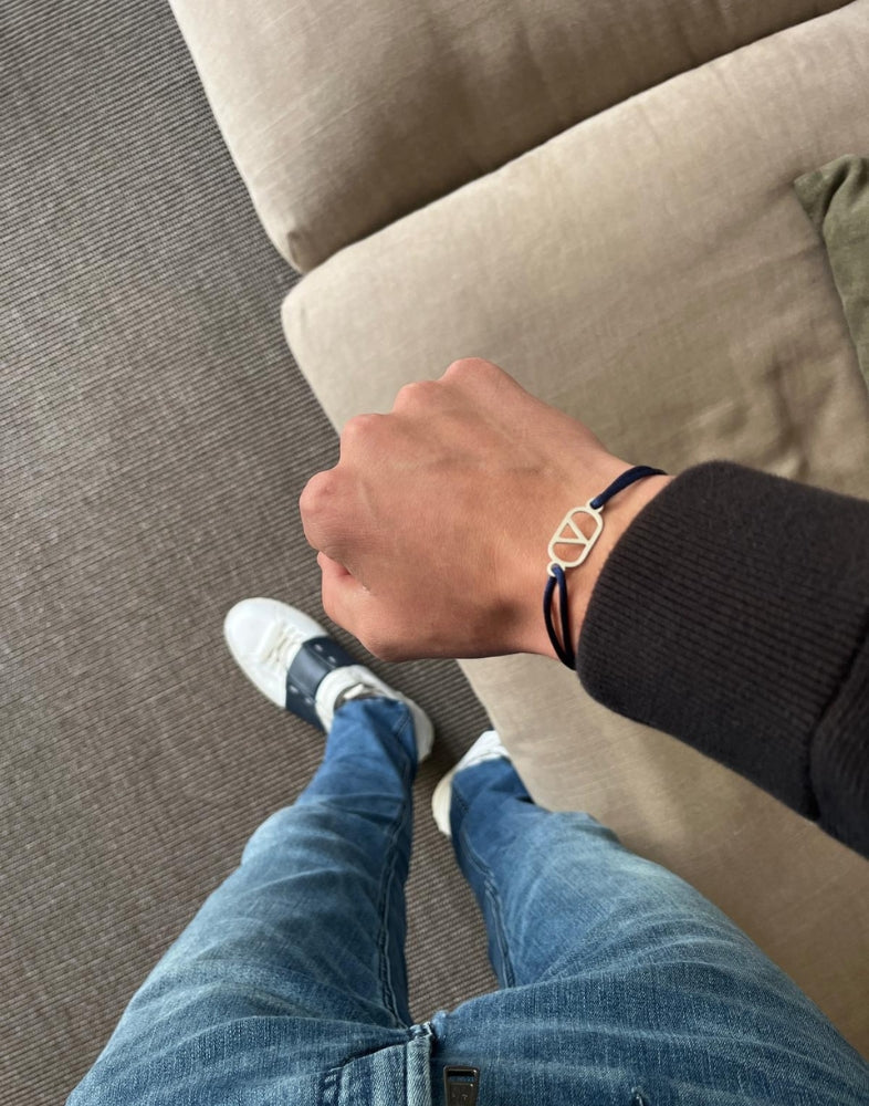 V bracelet